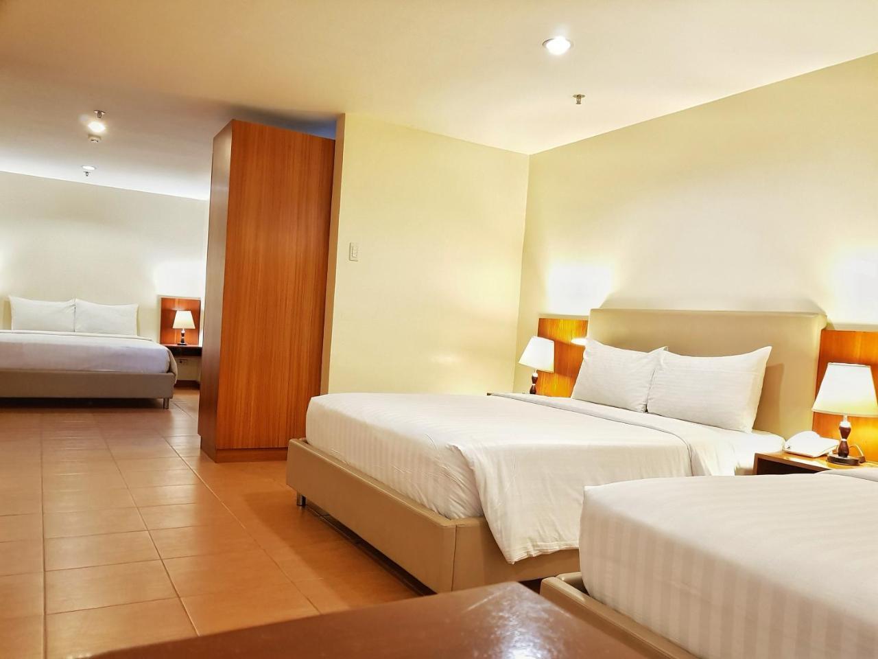 The Well Hotel Cebu Bagian luar foto